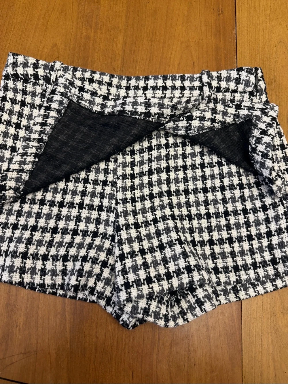 Zara Houndstooth Tweed Mini Skort B/W/G | Quiet Luxury Preppy Clueless Chic | M